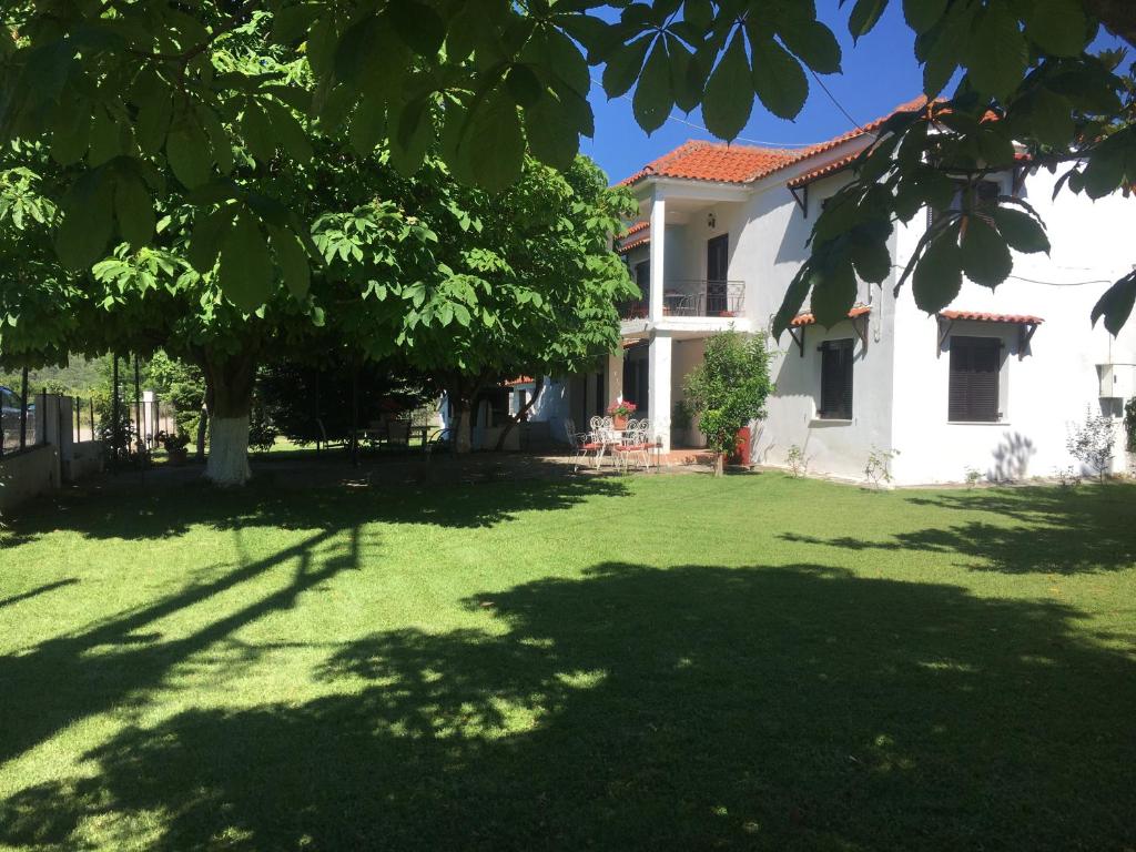 A garden outside Sarakinas Farm House