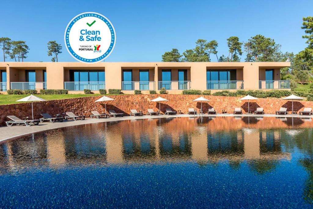 a view of the pool at dean and sister hotel at NAU Morgado Golf & Country Club in Portimão