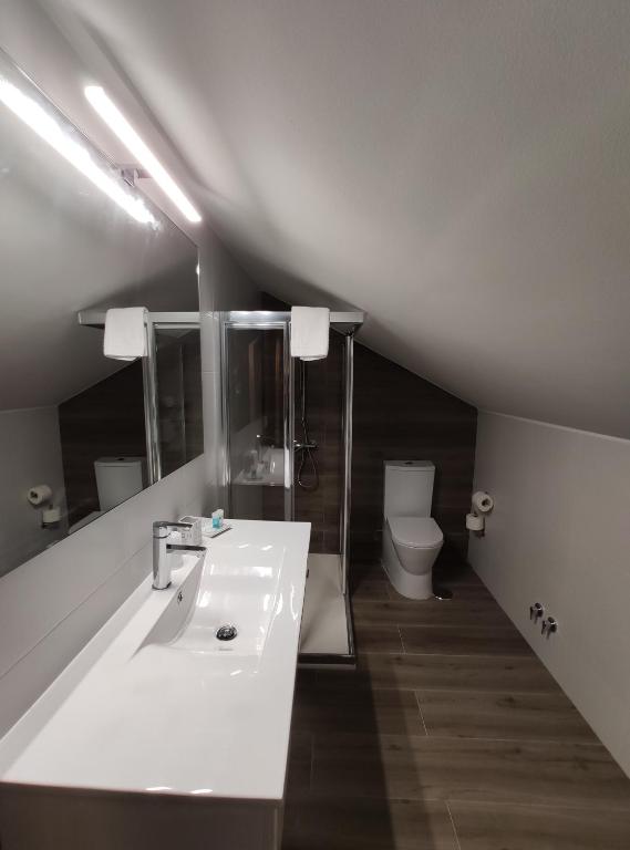 Un baño de Hostal-Restaurante Paris