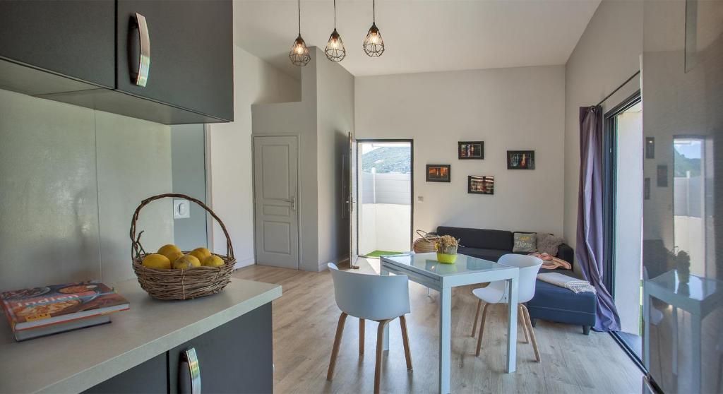 Posezení v ubytování Casa Sol location de vacances indépendante à Calvi moins de 2km plage