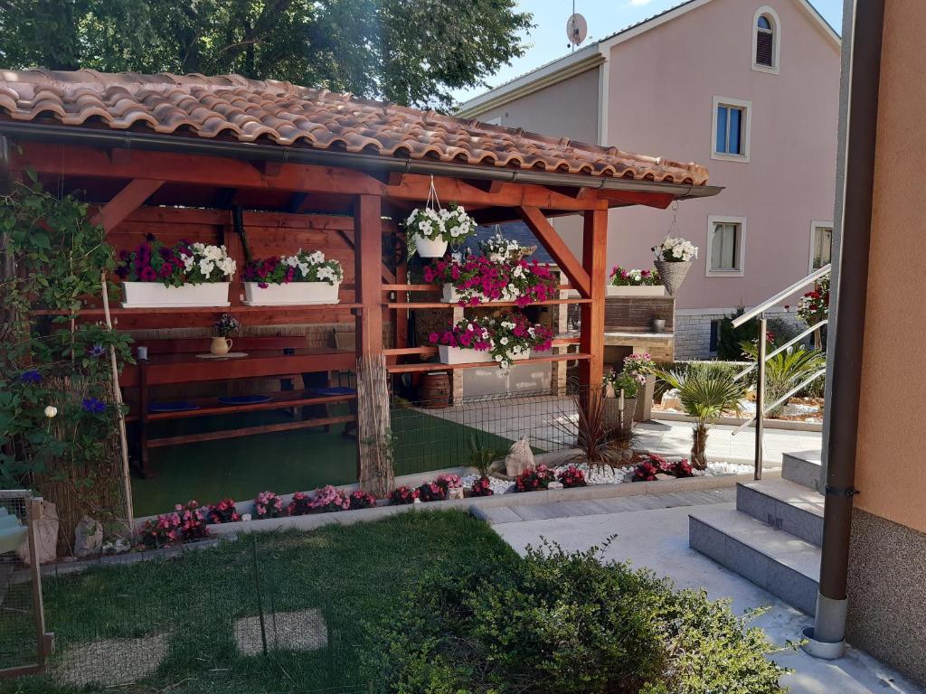 Zahrada ubytování Guest House Sonja