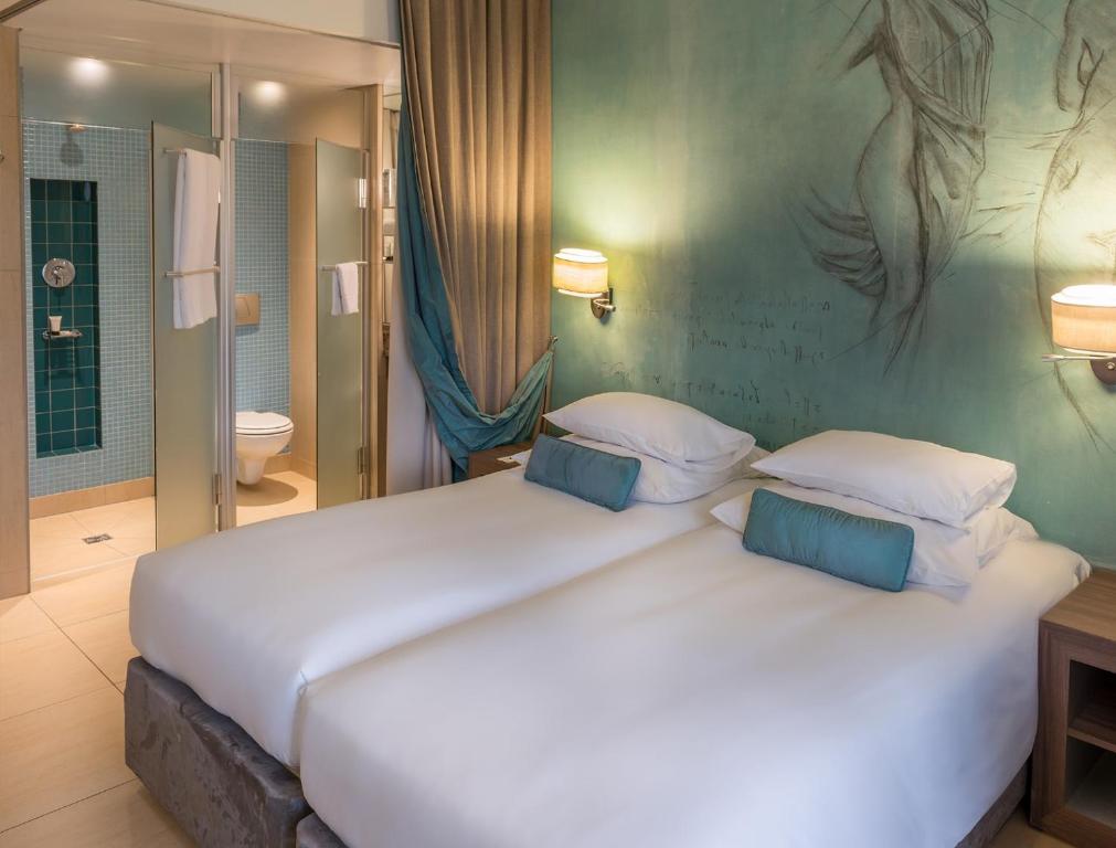 Metcourt at Emperors Palace - Superior Twin Room