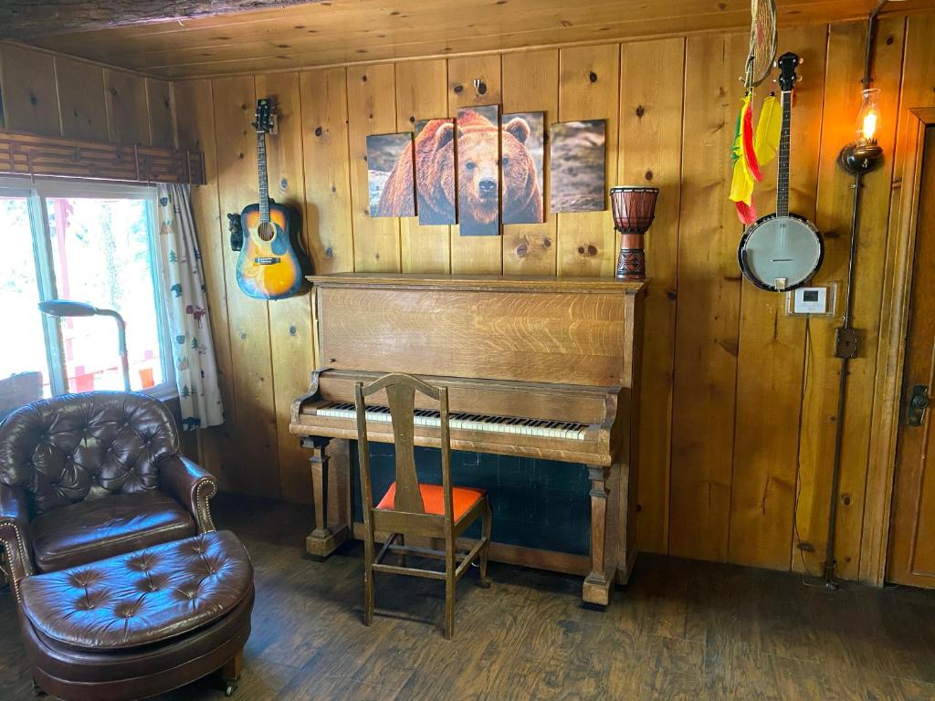 ITH Big Bear Lake Hostel & Lodge photo