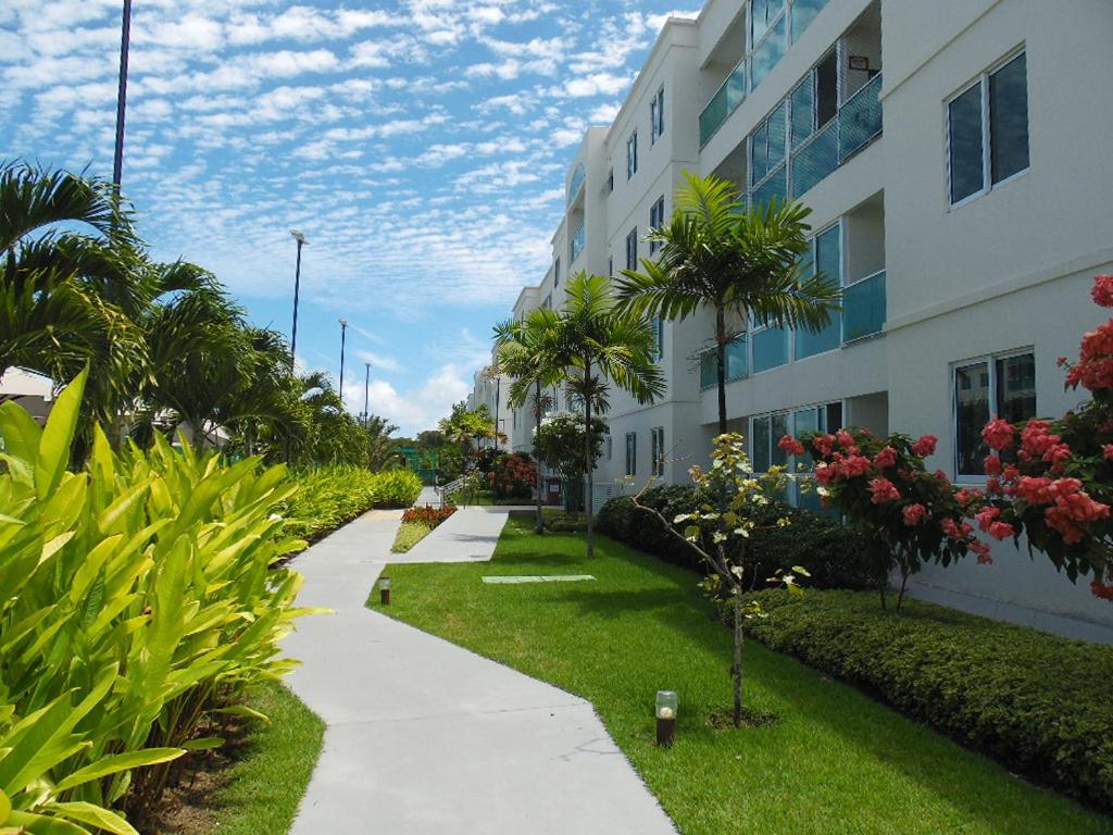  Palm Village Acqua Flat 107