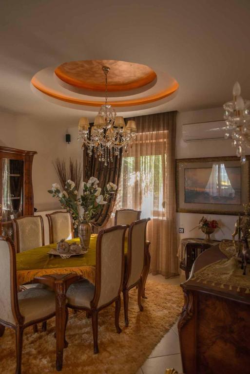A seating area at Villa Gogo offers privacy and pool
