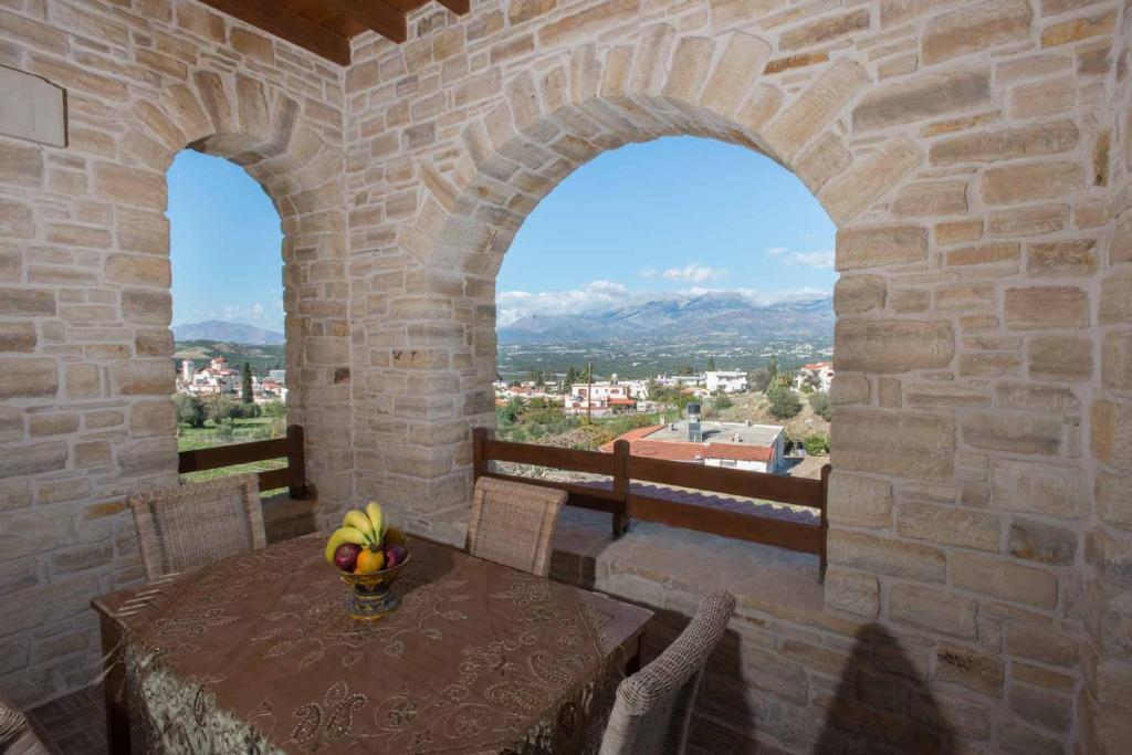 A general mountain view or a mountain view taken from A villát