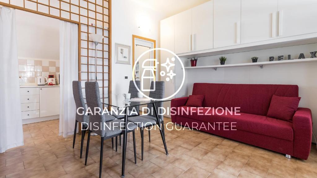 A seating area at Italianway - Washington 91