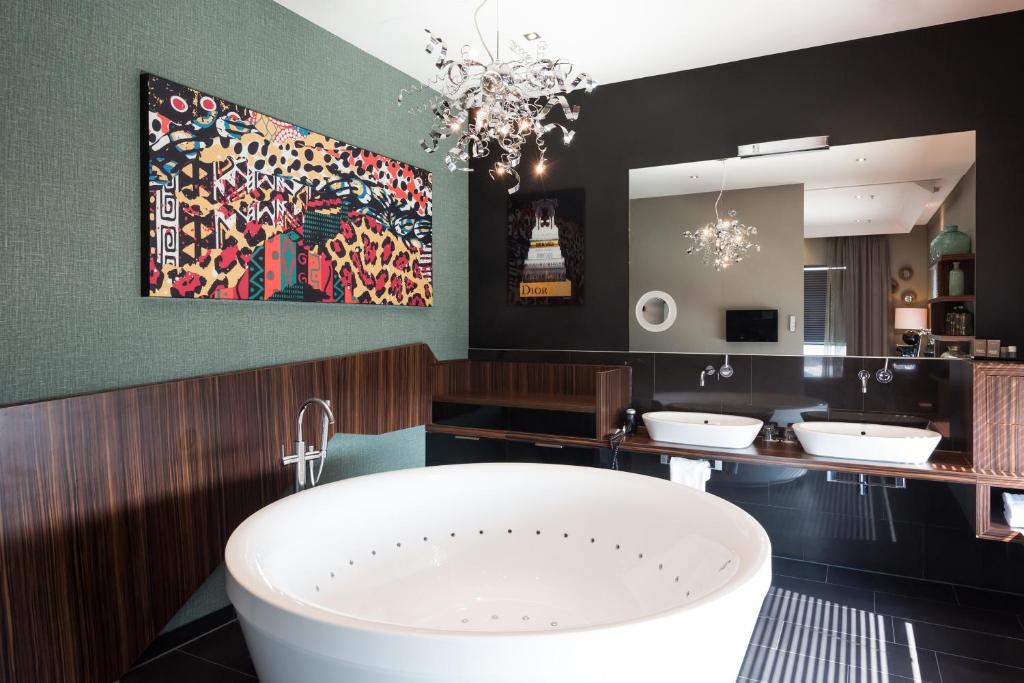 Van der Valk Hotel Düsseldorf - Resim 11