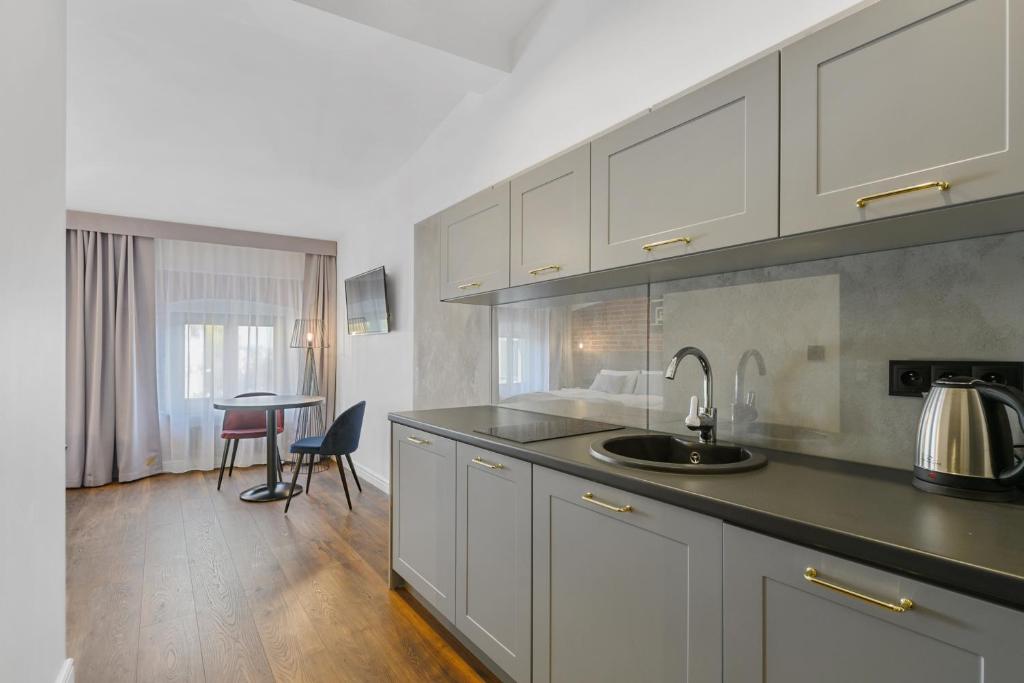 Aparthotel Krzywa Kamienica - Resim 40