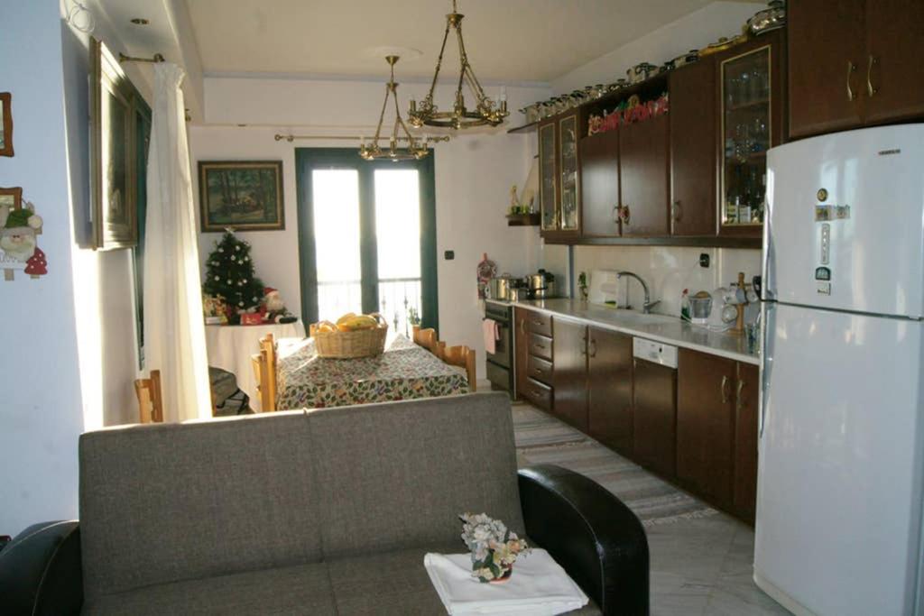 Kuchyň nebo kuchyňský kout v ubytování Seafront Maisonette in Kardamyli