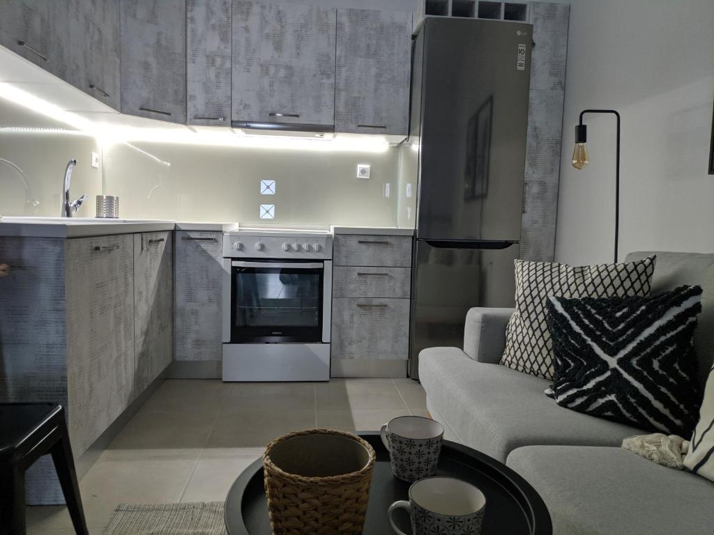 Kuchyň nebo kuchyňský kout v ubytování Stylish Ground Floor Maisonette