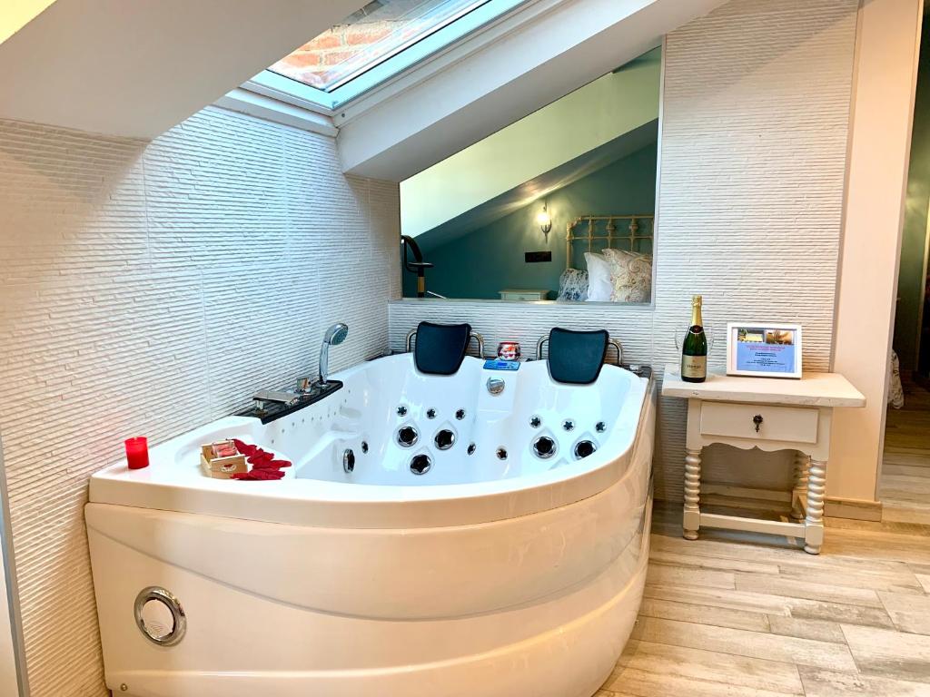 Fotografie z fotogalerie ubytování Akla Suites con Jacuzzi Santillana v destinaci Santillana del Mar