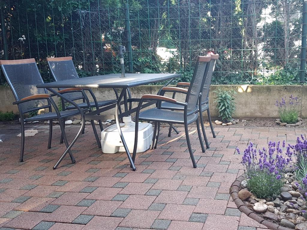 Vonkajšia záhrada v ubytovaní Apartment Zagy Blue