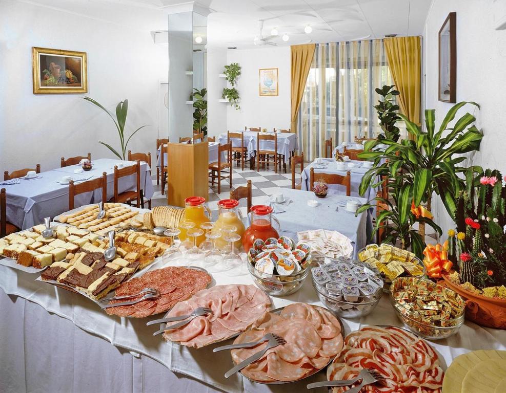 Jídlo v hotelu nebo okolí