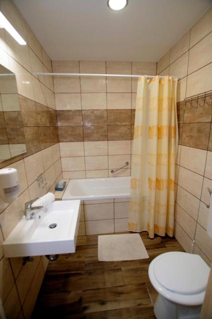 Koupelna v ubytování Fehér Hajó Panzió és Vendéglő