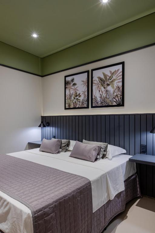  Avenida Hotel
