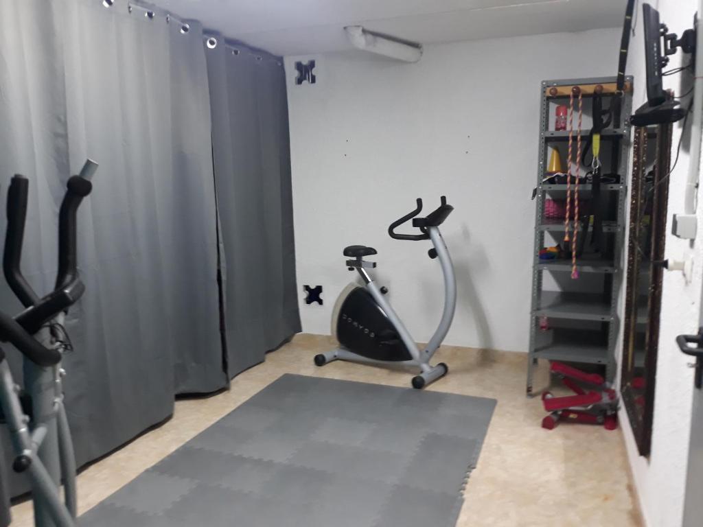 The fitness centre and/or fitness facilities at Intxaurti Etxea