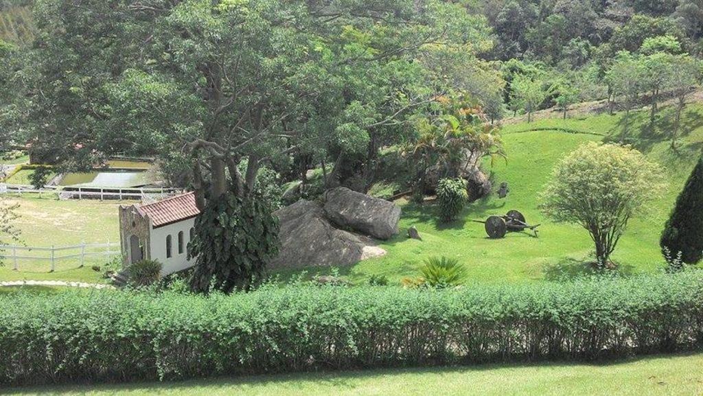  Fazenda Carpas Douradas