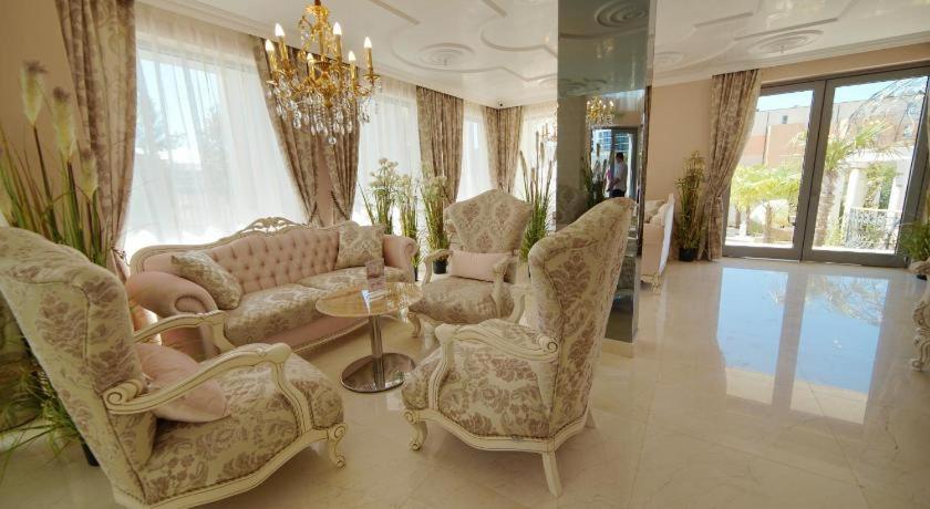 Луксозен апартамент с 2 спални в Harmony Suites 11