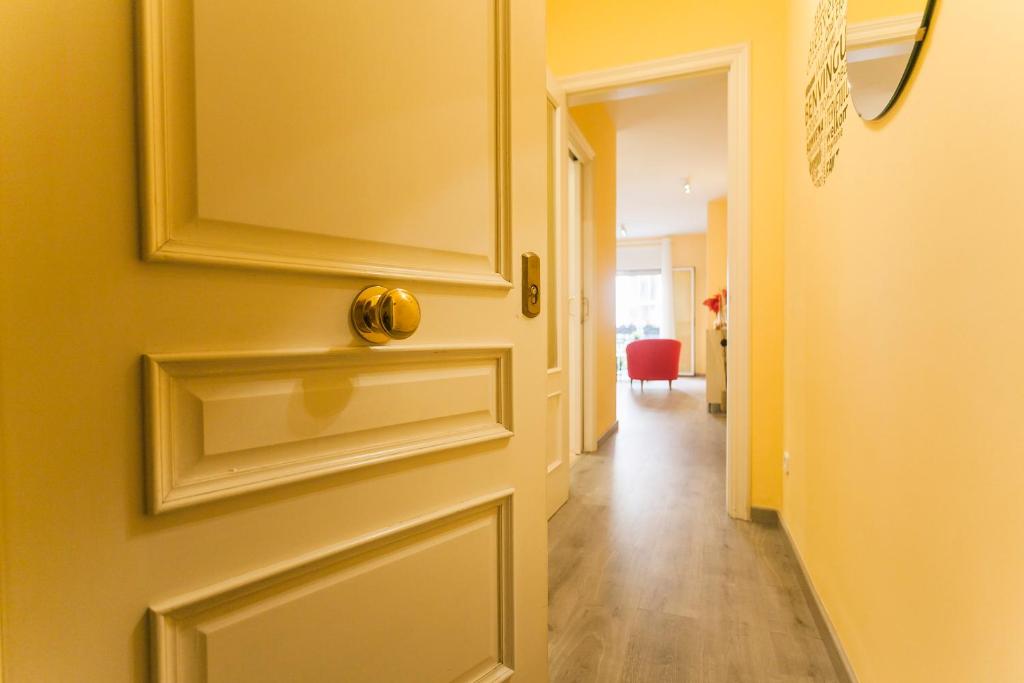 Be Barcelona Eixample Urquinaona II - Two-Bedroom Apartment - Second Floor