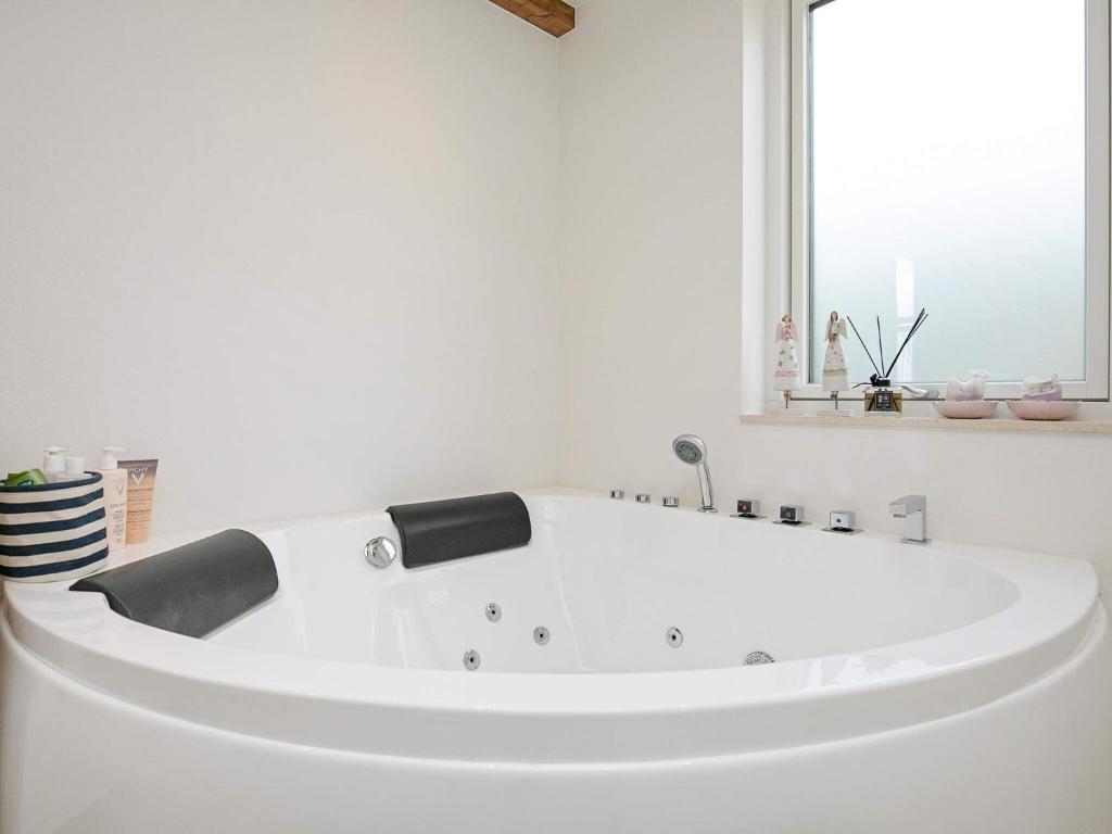 Fotografie z fotogalerie ubytování 5 person holiday home in Roslev v destinaci Roslev