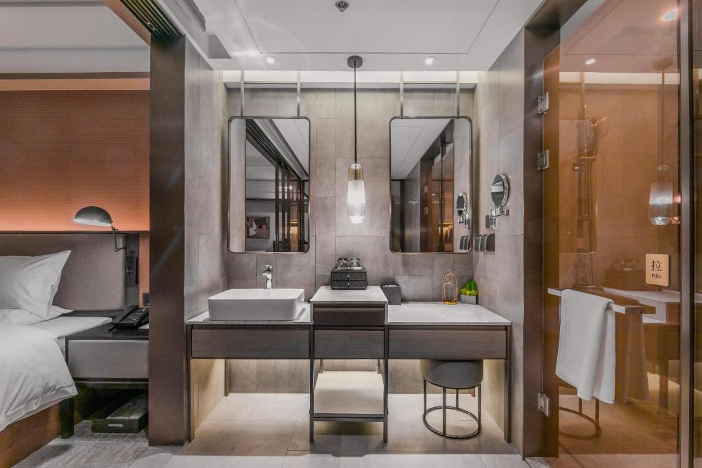 Qingdao Treasure Hotel - 行政双人间与浴缸