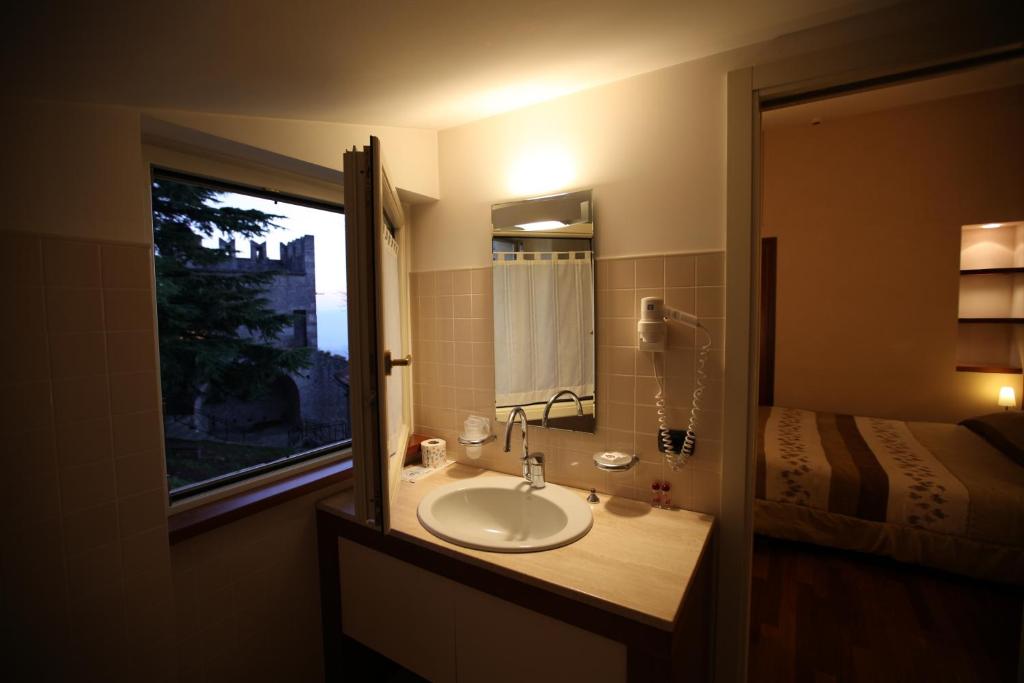 Koupelna v ubytování Hotel Rosa