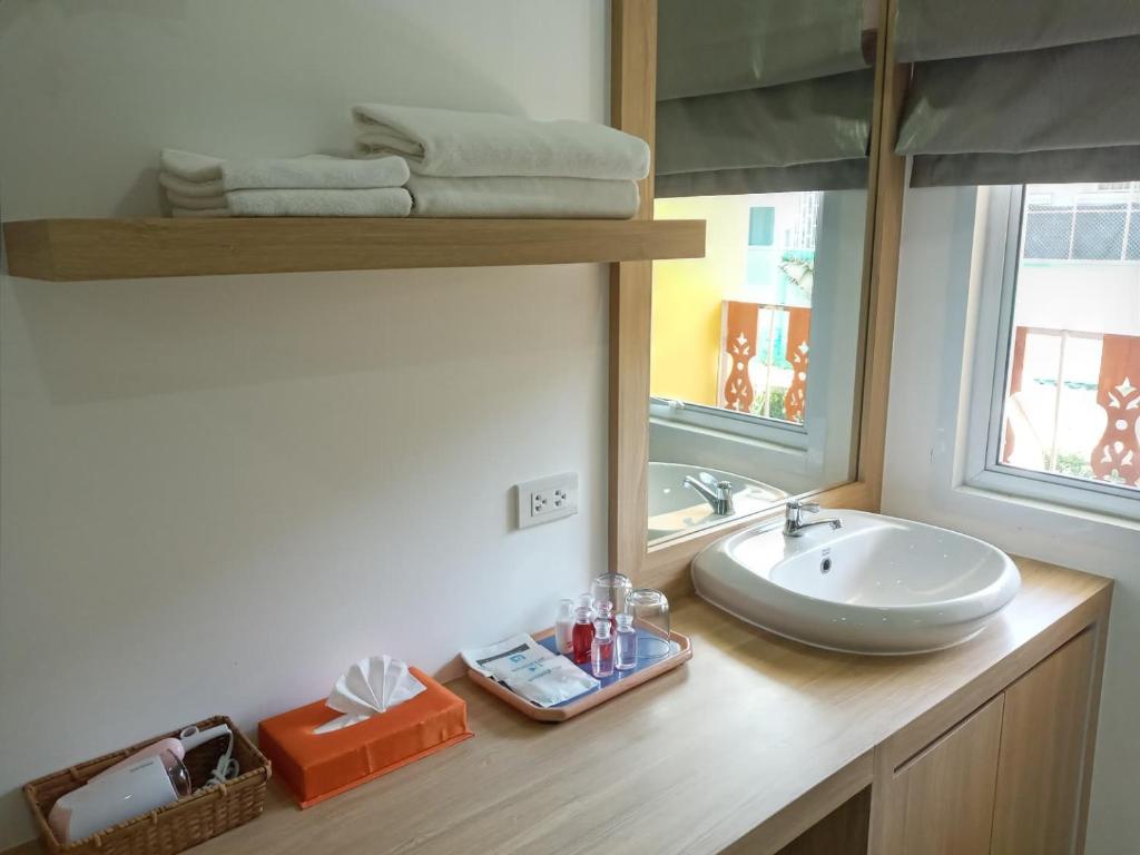 Nine Smiths Hotels Chiangmai - 2