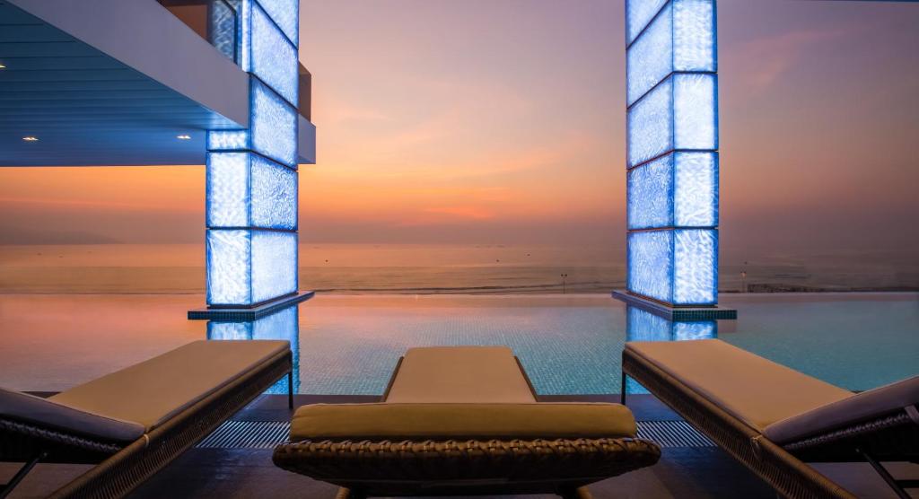 Bazén v ubytování Sel de Mer Hotel & Suites nebo v jeho okolí