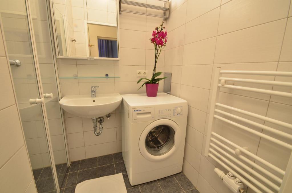 Bagno di AJO Apartments - Messe City Flat - Self-Check-in