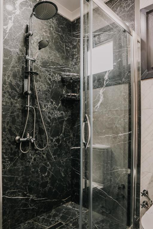 A bathroom at Otel Grand Lark İstanbul
