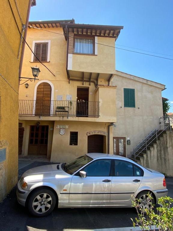 Budynek, w którym mieści się apartament