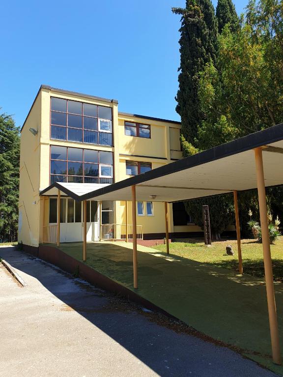 Budova, kde se hostel nachází