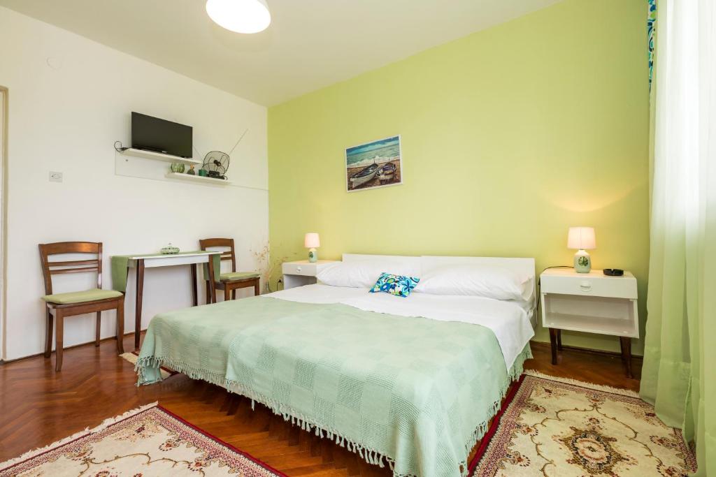 Posteľ alebo postele v izbe v ubytovaní Muzic Budget Double Room