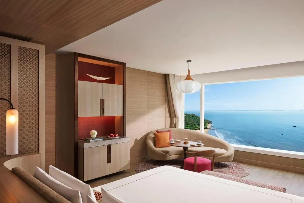 Luxury King Bed Sea View