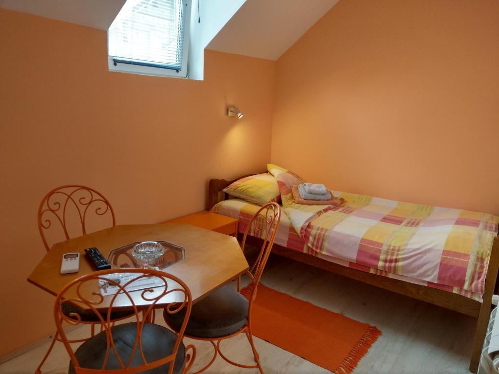 Katil atau katil-katil dalam bilik di Apartment Harmonija apatin