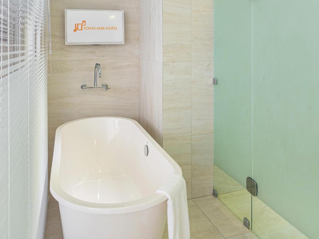  Ponta Mar Hotel