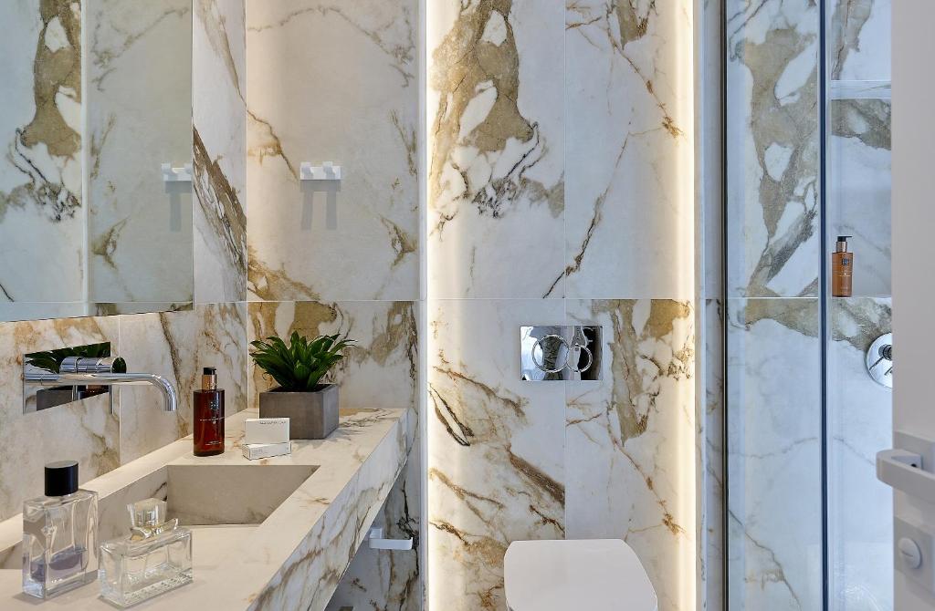 City Lion by Semavί - 9