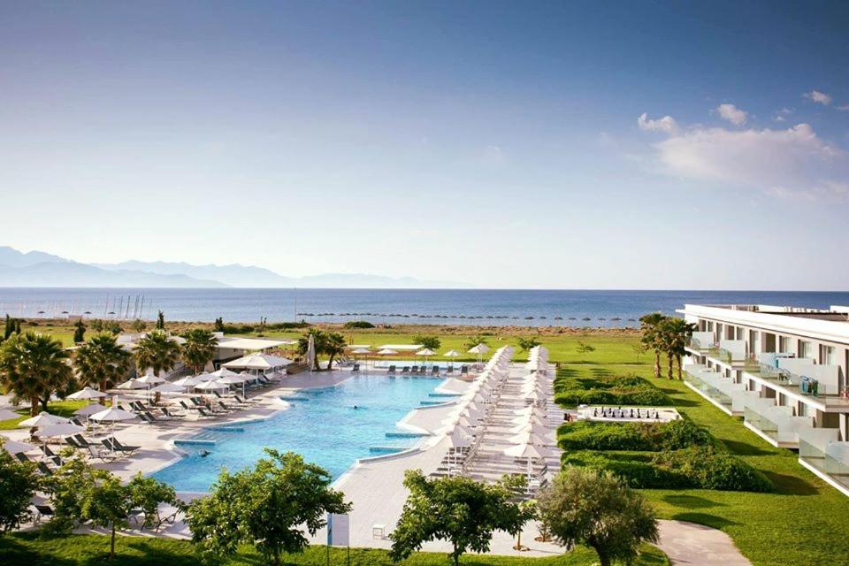 Vista de la piscina de Neilson Messini Activity Beach Club o alrededores