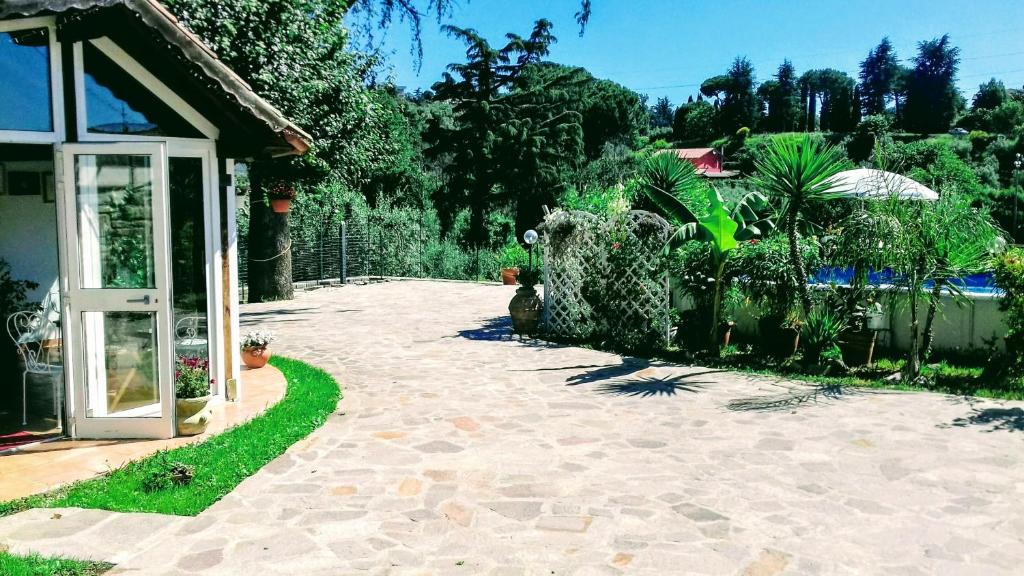 A garden outside Antico Casale Fabrizi