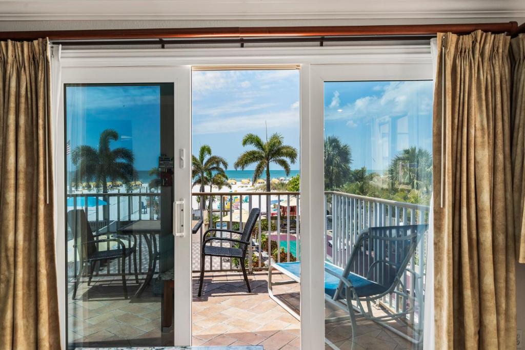 Plaza Beach Hotel - Beachfront Resort - 