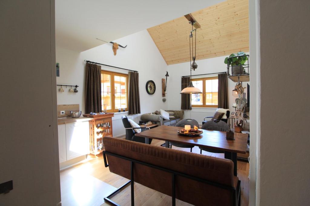 A seating area at FeWo KITZ - Ski-to-door Apartment