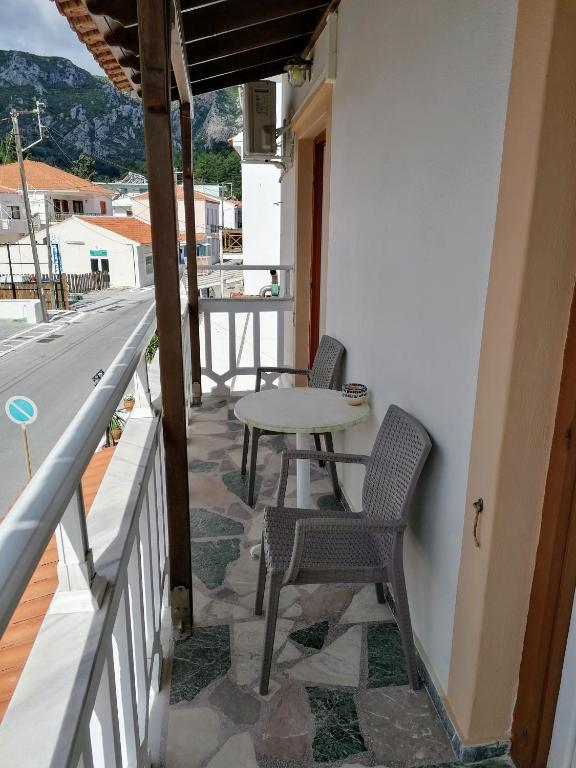 Balkón nebo terasa v ubytování Lefteris Rooms