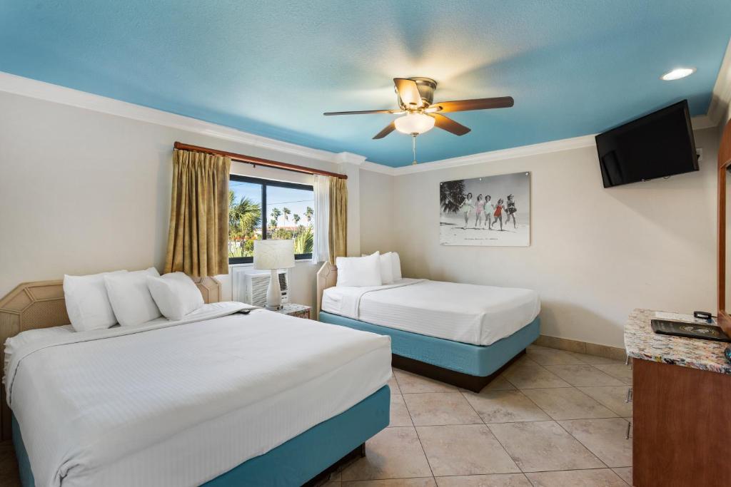 Plaza Beach Hotel - Beachfront Resort - 