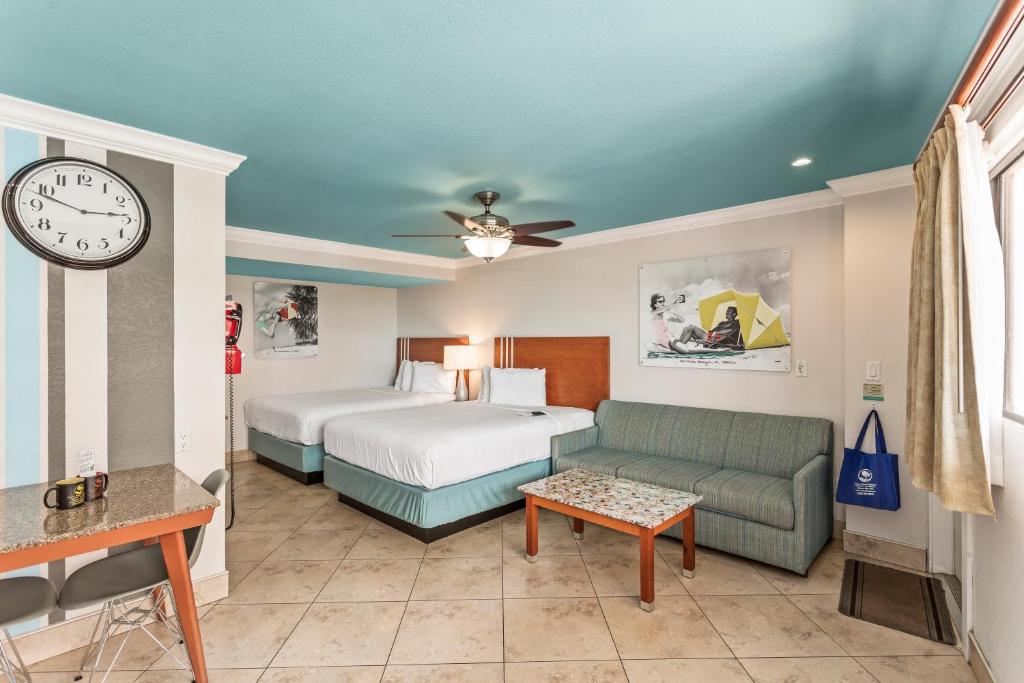Plaza Beach Hotel - Beachfront Resort - 