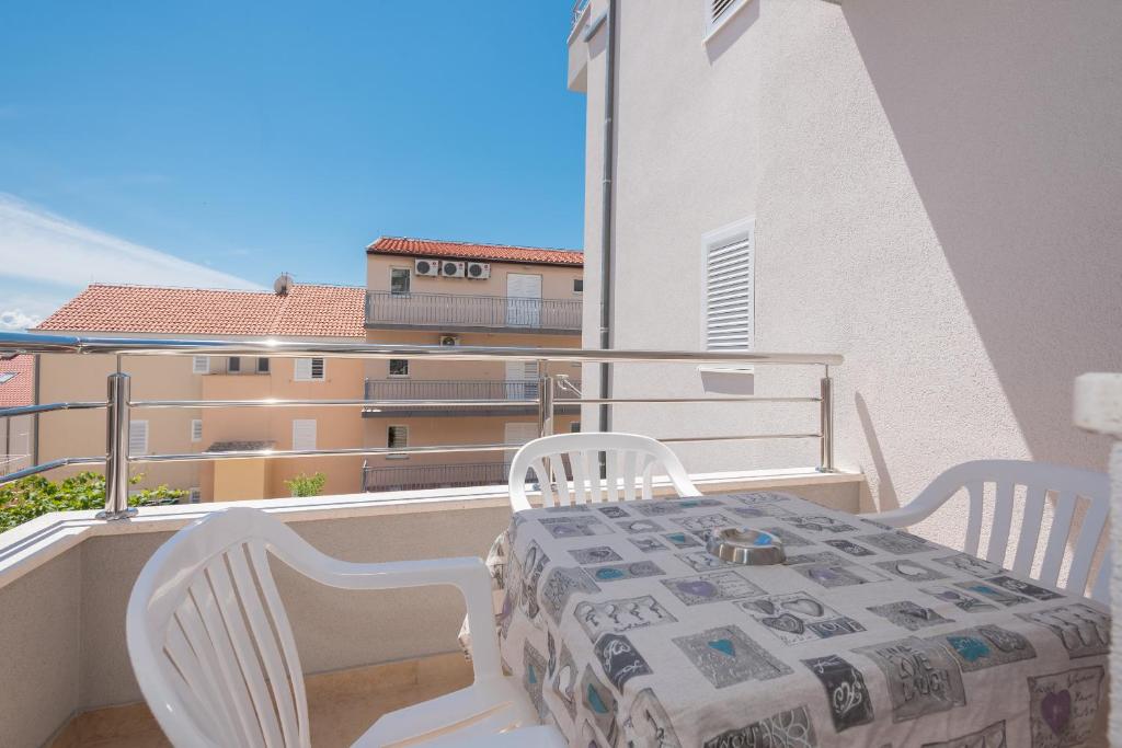 Balkón alebo terasa v ubytovaní APARTMANI VUJČIĆ