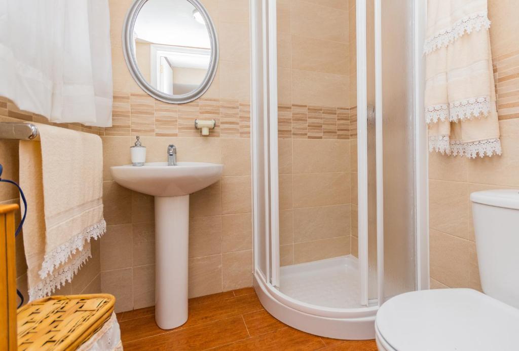 Łazienka w obiekcie Cubo's Casa El Azahar