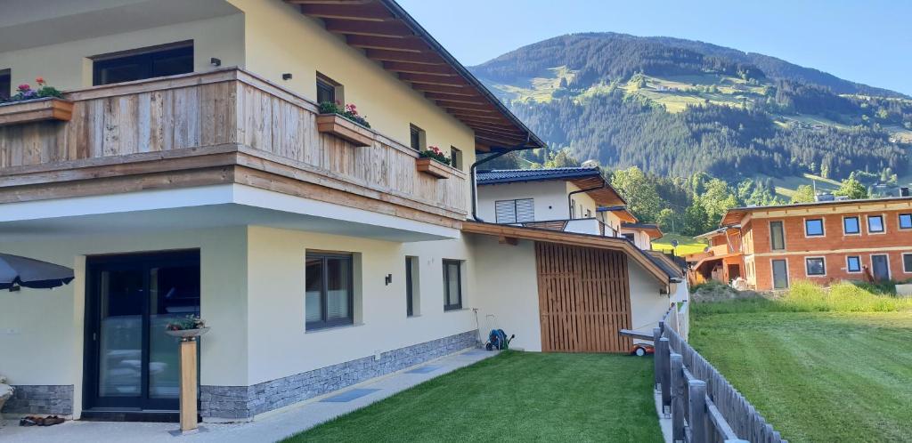 Nespecifikovaný výhled na hory nebo výhled na hory při pohledu z apartmánu
