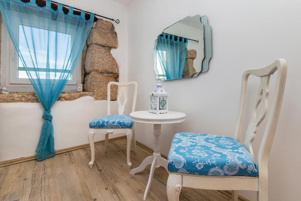Postel nebo postele na pokoji v ubytování Villa Ana with jacuzzi & swimming pool