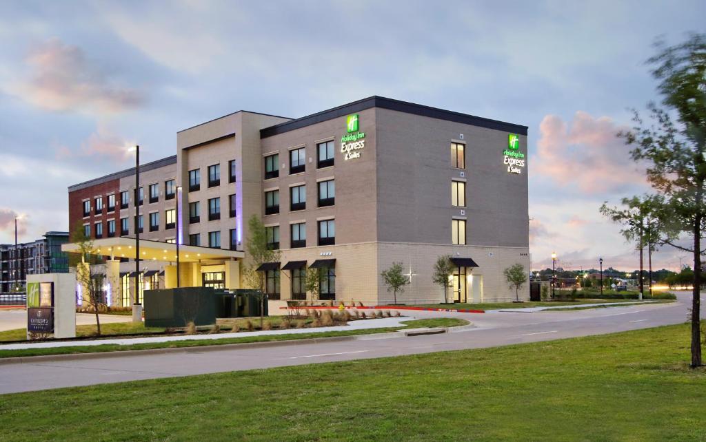 Holiday Inn Express & Suites
